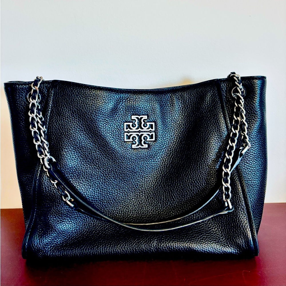 Tory Burch handbag like new condition.